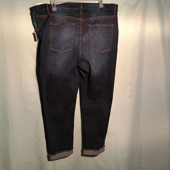 Women’s Dark Wash Cuffed Capri Jeans –High Rise Stretch Denim - Picture 6 of 6